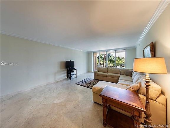 4th image of 765 Crandon Blvd APT 211