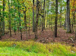 352 Timber Ridge Dr, Hawley, PA 18428