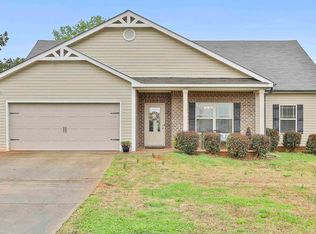 105 Garnet Ln, Griffin, GA 30224