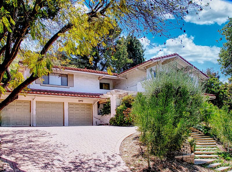 View of house from driveway.