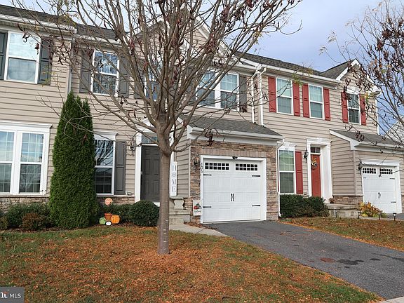 3rd image of 135 Margaretta Dr