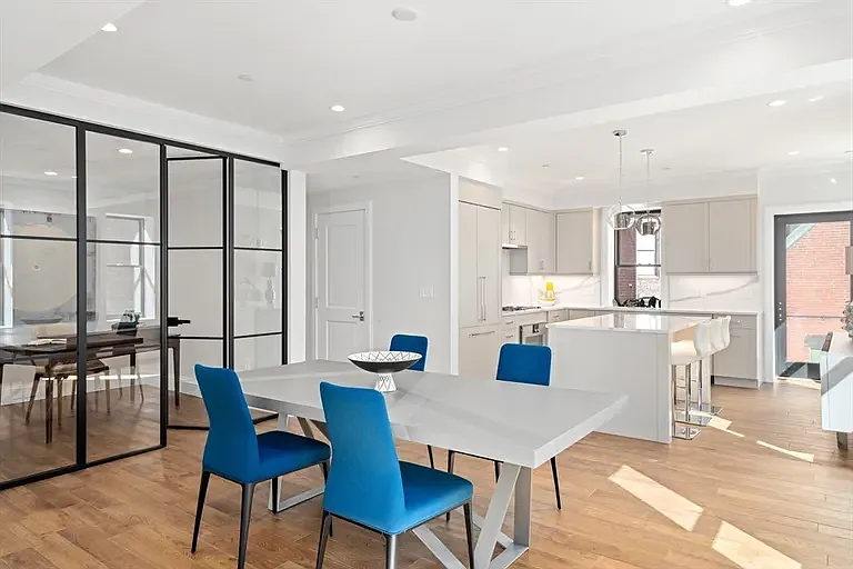 2 bed, 2.5 bath, $4,000 — Photo 3