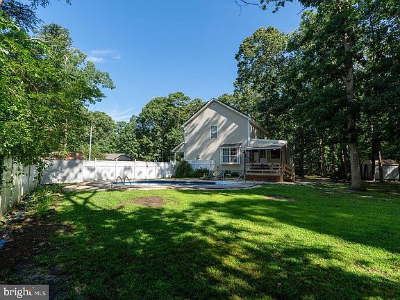 4th image of 1211 Joann Dr