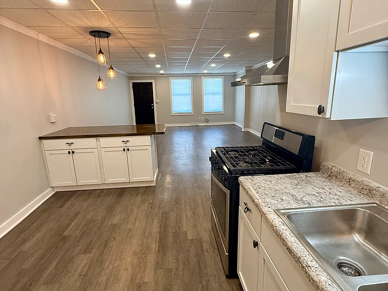 722 N Main St #1 — Photo 5