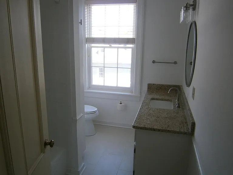 107 W Taylor St — Photo 31