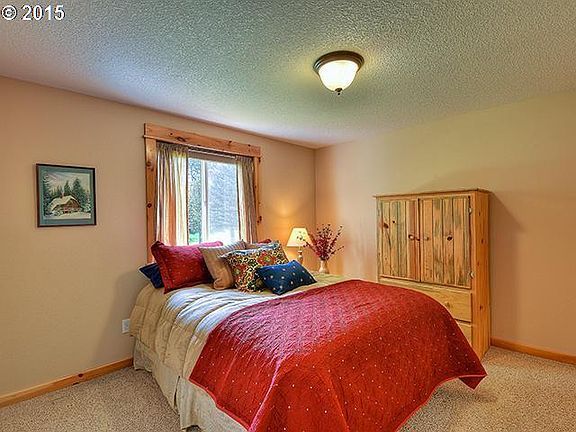 5th image of 5816 NE 61st Ct