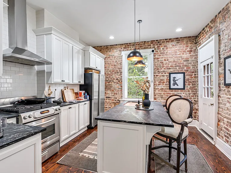 2915 E Marshall St — Photo 14