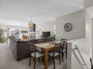 39 N Hidden Creek Pl NW #204, Calgary, AB T3A 6B9