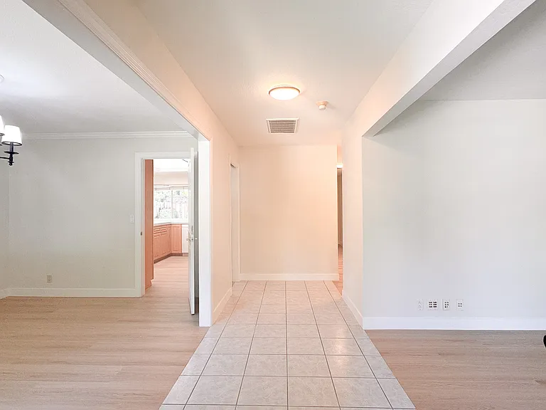 4668 Calle De Farrar — Photo 2