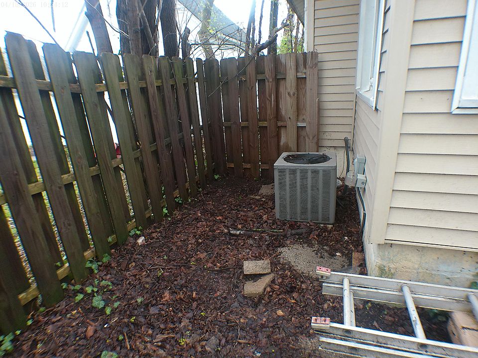 2nd image of 426 Madison St