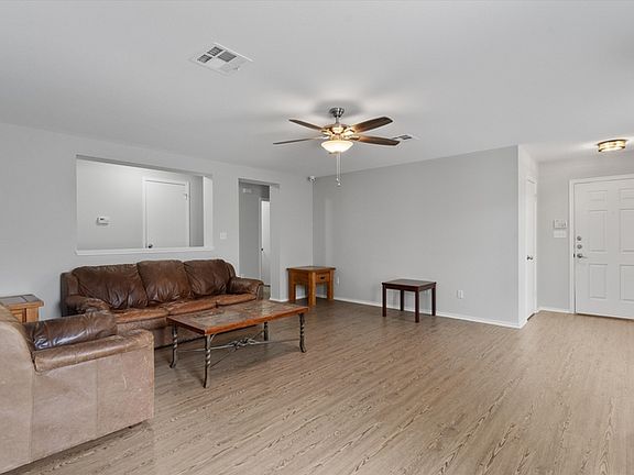 4th image of 3508 Sandy Brook Dr