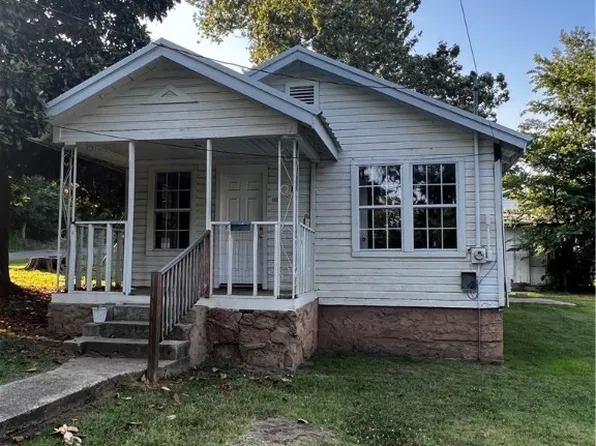 1901 Emma St, Van Buren, AR 72956