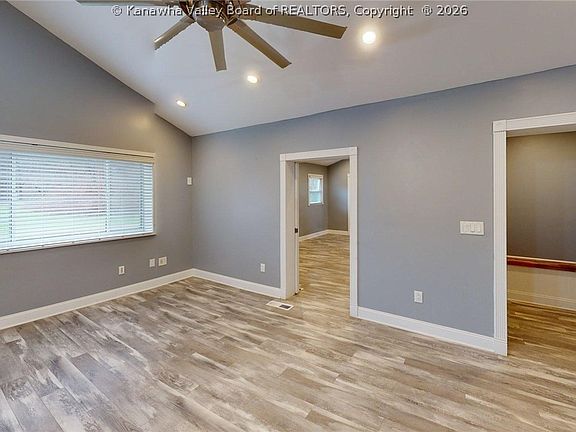 4th image of 989 Walkers Branch Rd