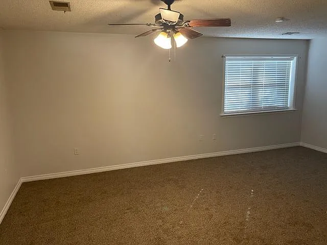 212 Lexington Dr — Photo 5