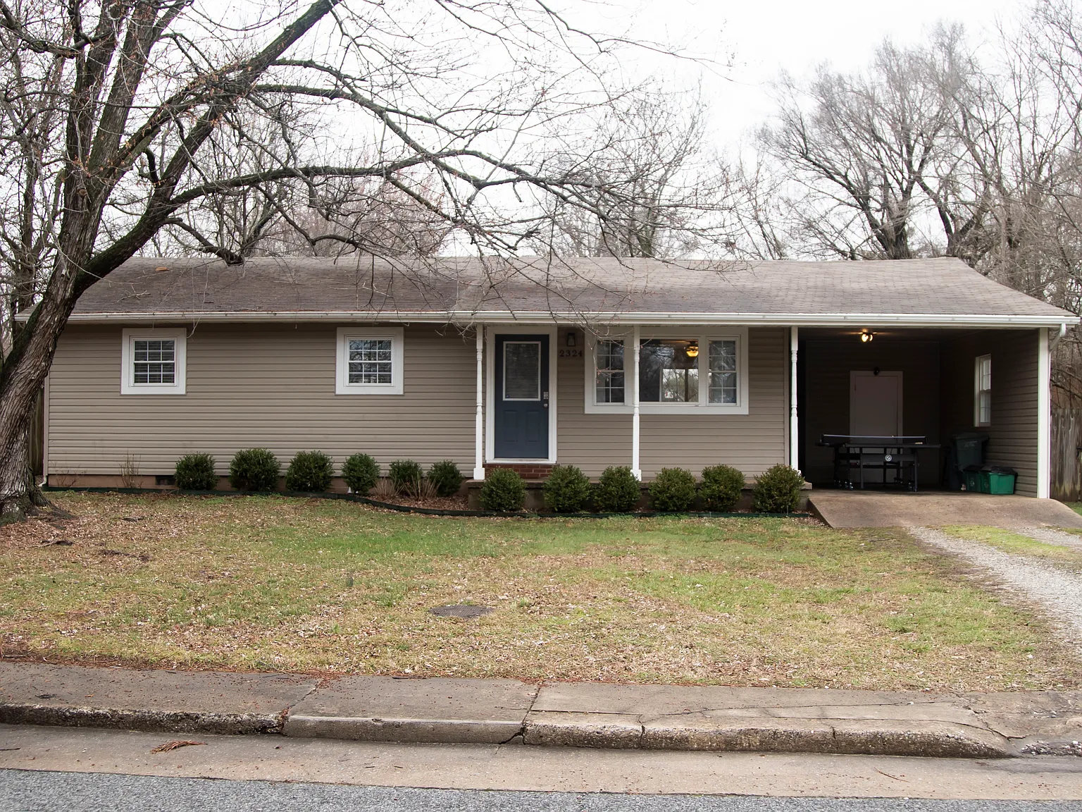 2324 W Holly St — Photo 1
