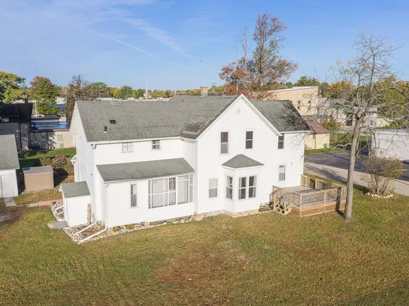 818 E Groninger St, Suring, WI 54174