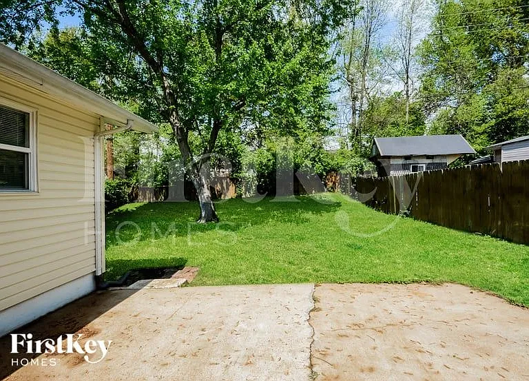 1555 Florida Dr — Photo 15