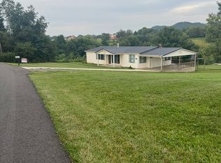 20534 Lake Rd, Abingdon, VA 24211