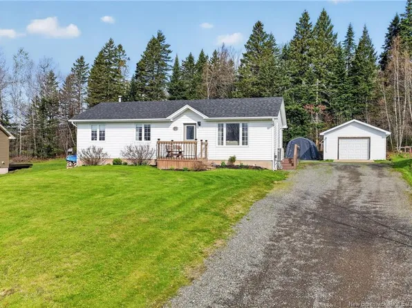 21 Morgan Dr, Salisbury, NB E4J 2N2