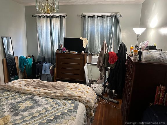 4th image of 96 Nichols Ave #4