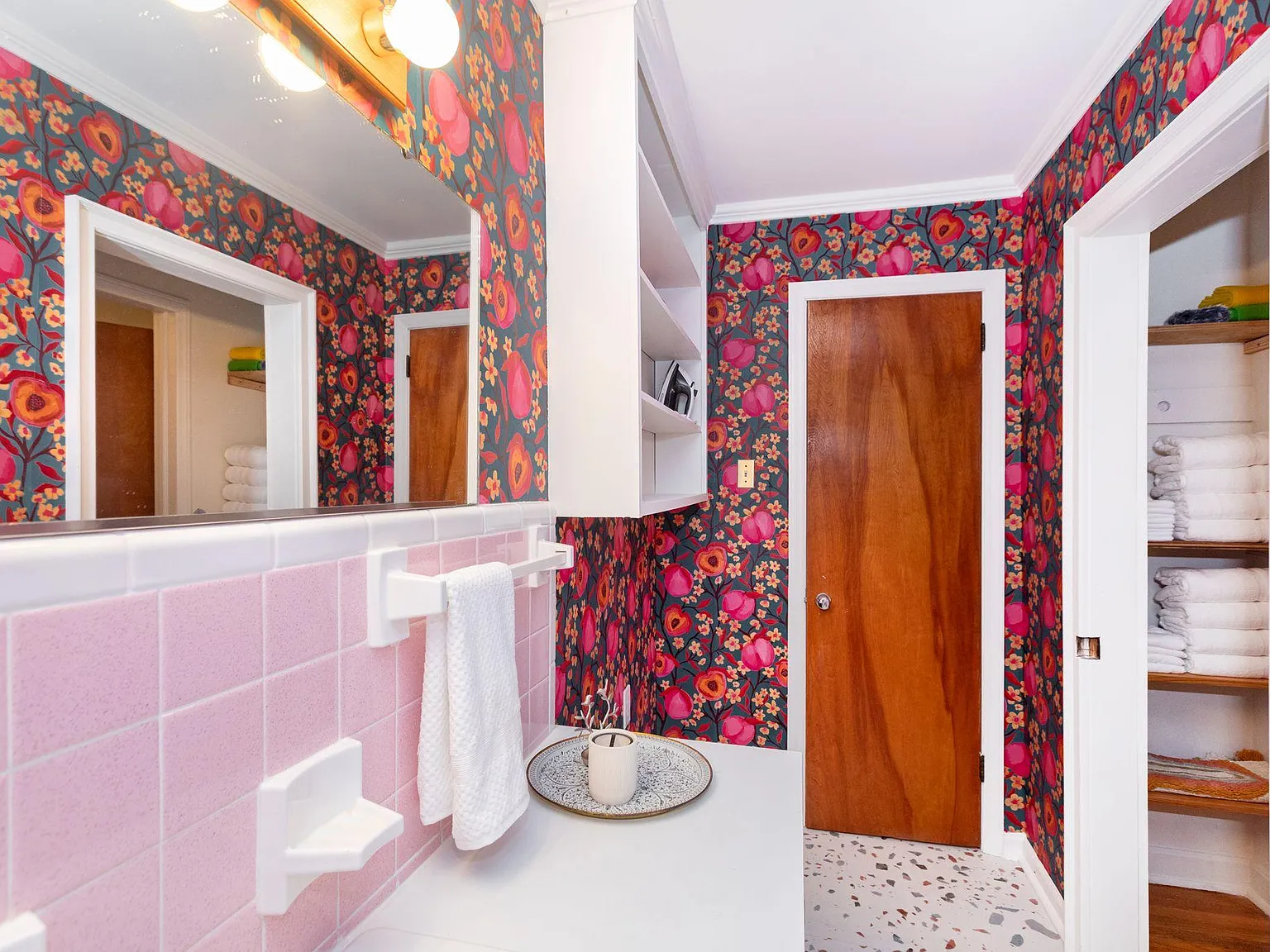 4 bed, 2.0 bath, 1600 sqft, $1,364 — Photo 4