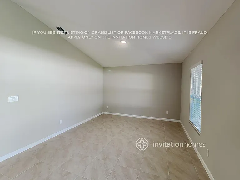 373 NW Avens St — Photo 11