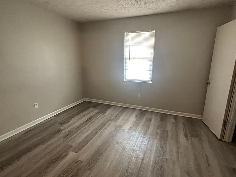 105 Wheeler Dr — Photo 17