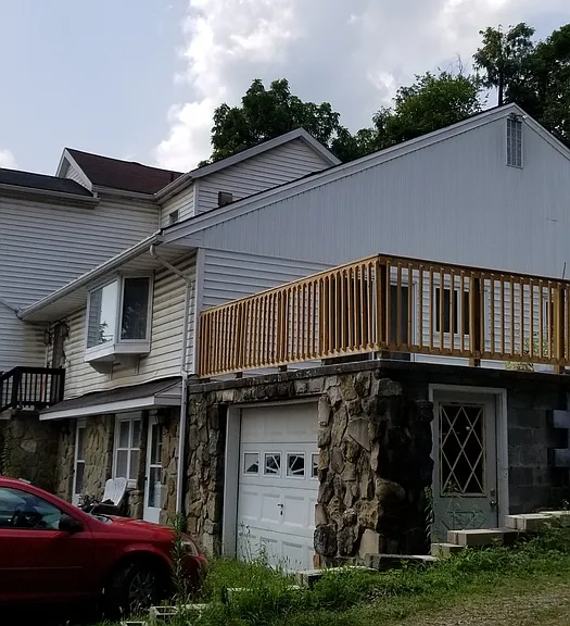 131 Court St — Photo 4