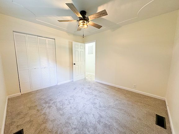 5th image of 225 Kings Ct
