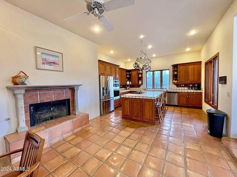 39002 N School House Rd — Photo 11