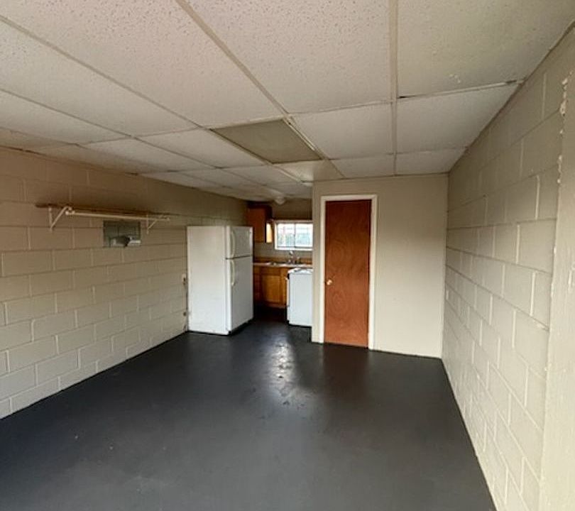 1st image of 117 W Ferry St