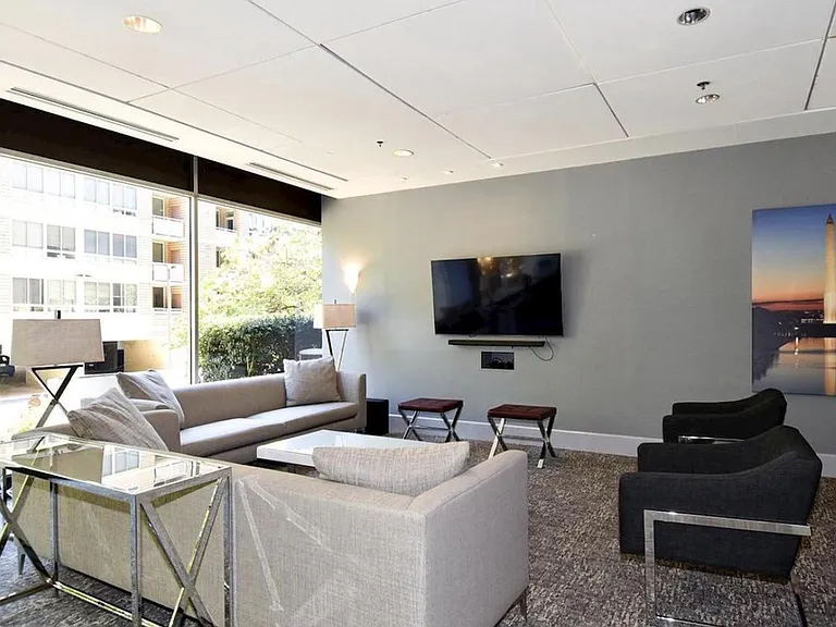 355 I St SW #203 — Photo 30