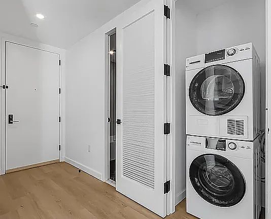 4th image of 953 Dean St #291