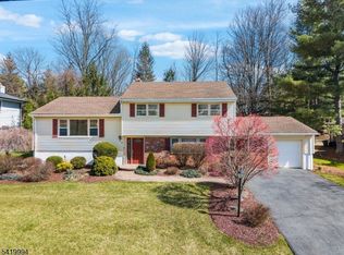 11 Pilgrim Way, Wayne, NJ 07470