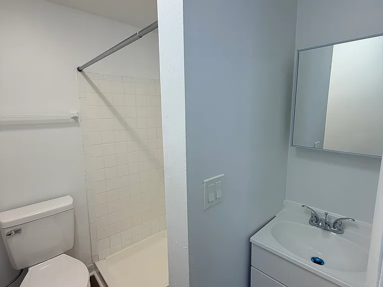 466 Main St — Photo 8