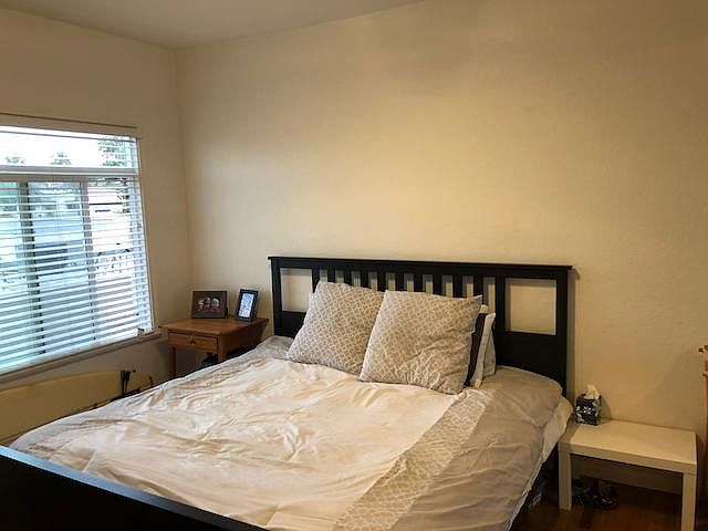 2nd image of 582 S Coast Highway 101 APT 6