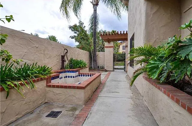 3 bed, 2234 sqft, $4,250 — Photo 2