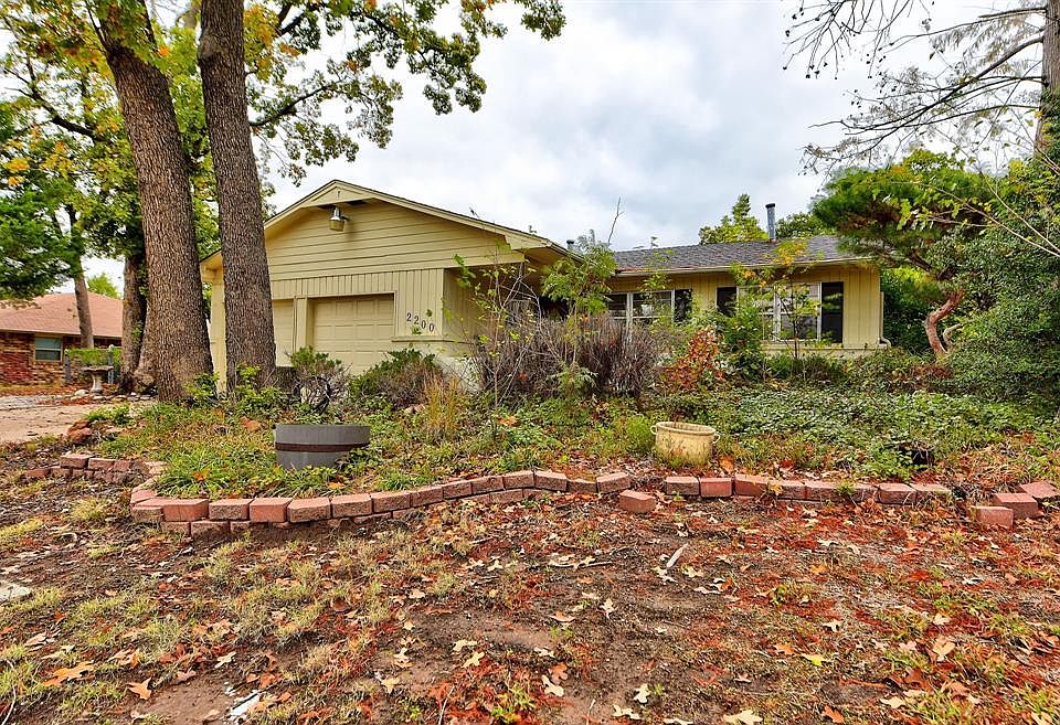 1st image of 2200 N Redmond Ave