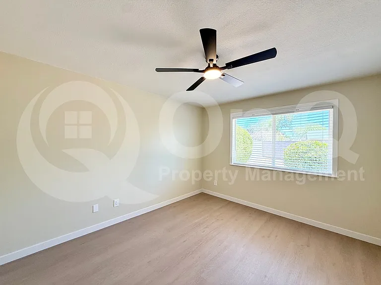 2465 E John Cabot Rd — Photo 10
