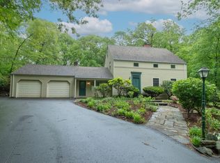 82 Whitethorn Dr, Guilford, CT 06437
