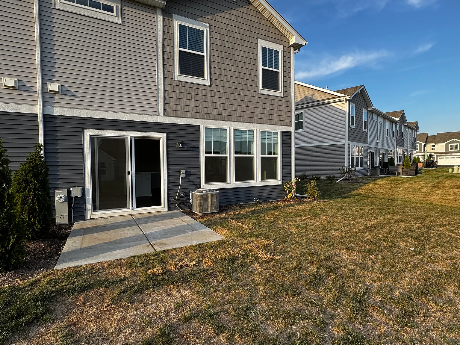 3 bed, 2.5 bath, 1767 sqft, $2,800 — Photo 2