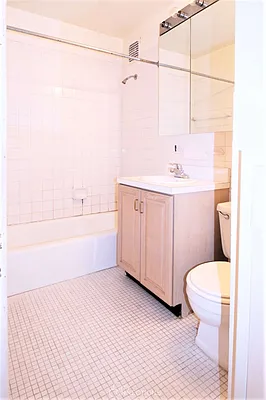 Rented by City Connections Realty | media 19