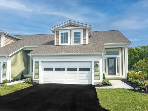 10 Cloverleaf Ct #3, Cheektowaga, NY 14043