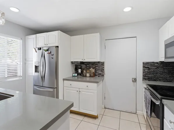 3305 Steel St, San Diego, CA 92113