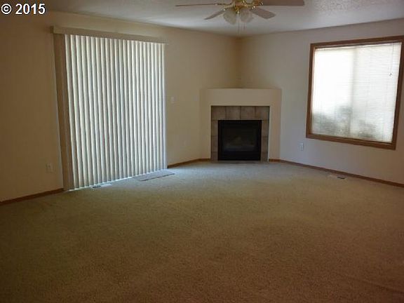 2nd image of 11604 NE 32nd St