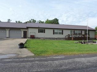 112 Jeremiah St, Willisville, IL 62997