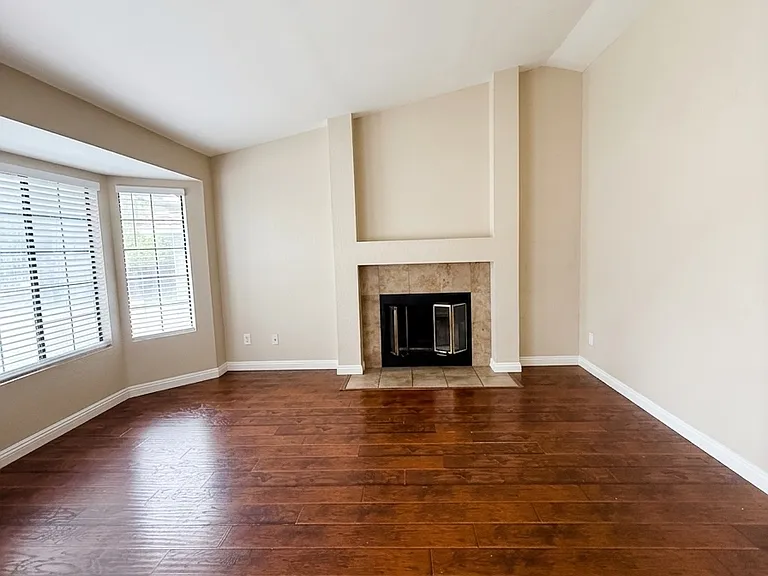 27076 Rainbow Creek Dr — Photo 3