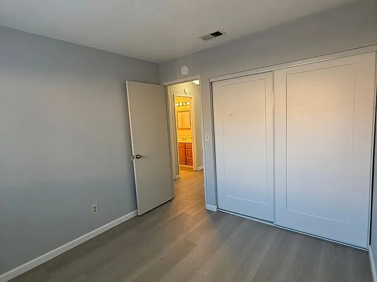 322 Pecan St — Photo 8