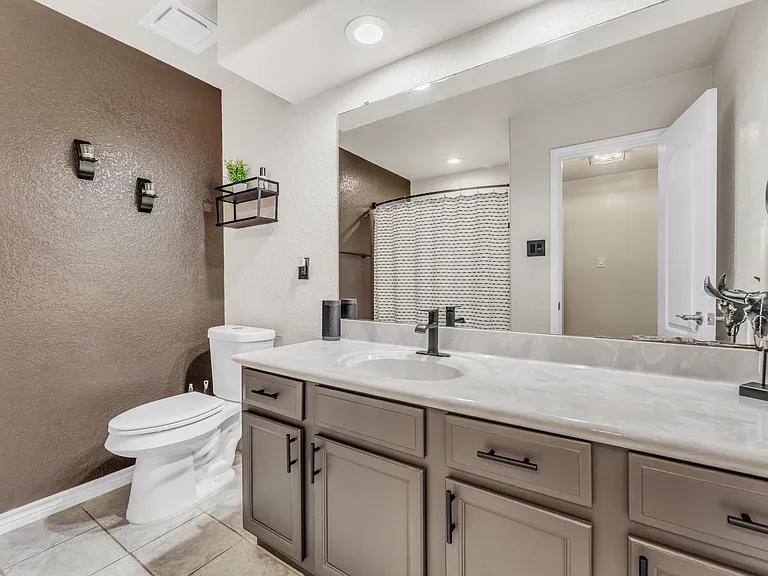 221 Cedar Ridge Dr — Photo 7