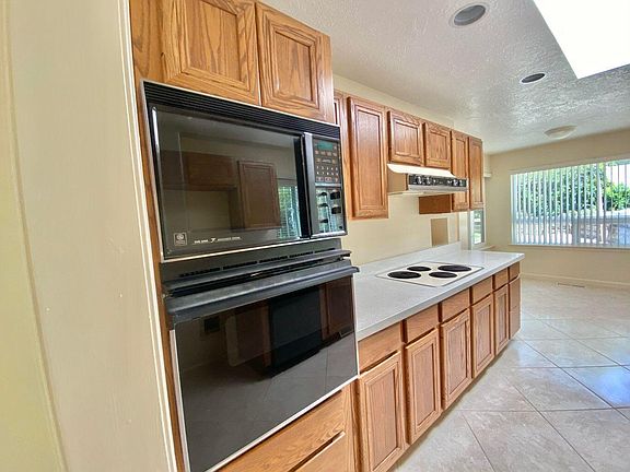 5th image of 5900 Canyon Vista Dr NE